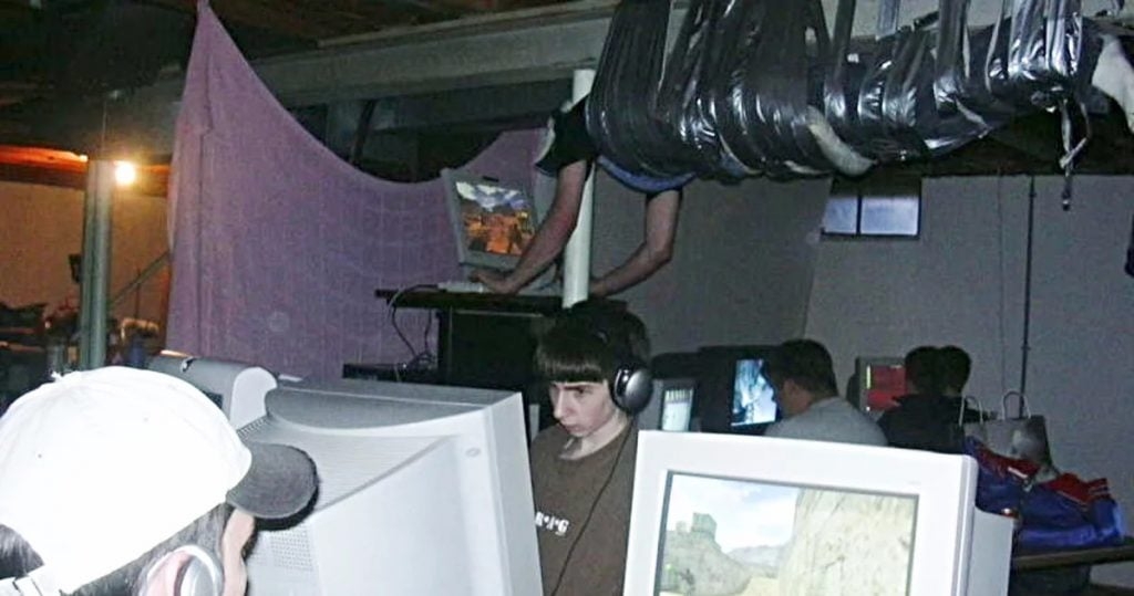 1534