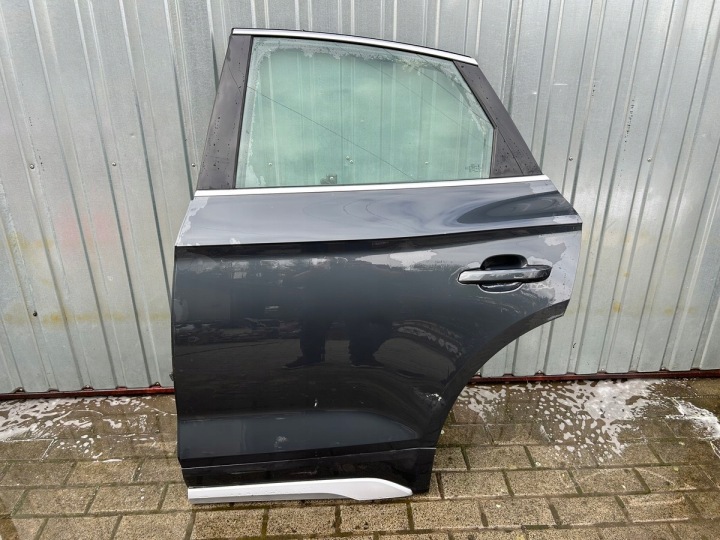 Audi Q5 door