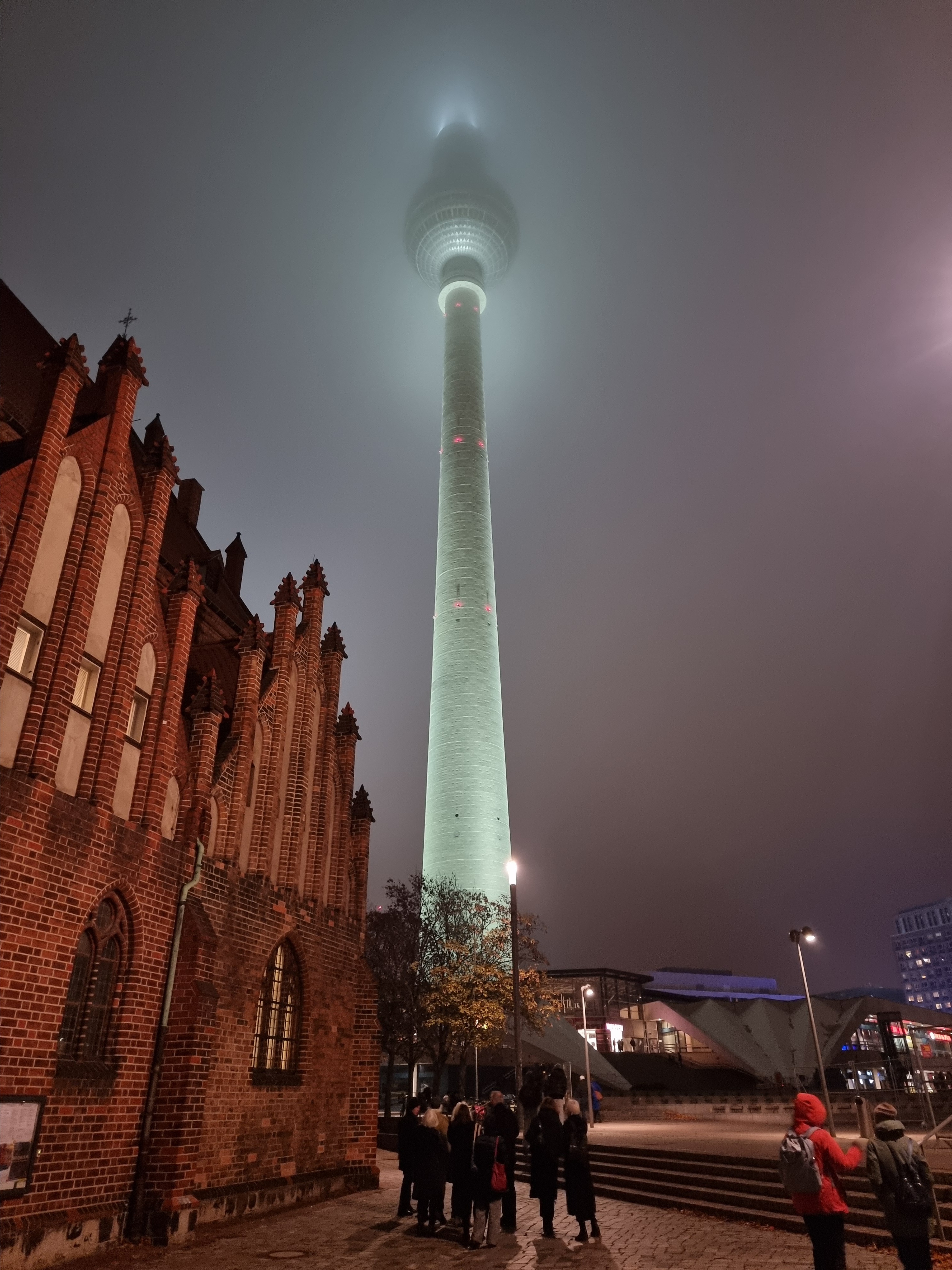 Fernsehturm in fog